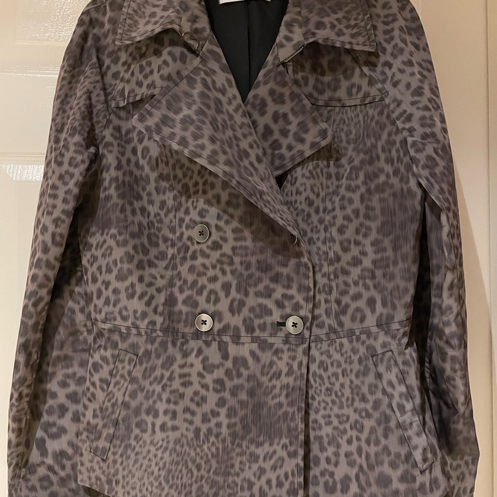 Gray animal print crop rain jacket/blazer.
